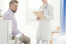 Asterixis e o alerta silencioso das encefalopatias