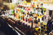 Intoxicação por metanol em bebidas alcoólicas: o perigo invisível, especialmente para adolescentes Intoxicação por metanol em bebidas alcoólicas: o perigo invisível, especialmente para adolescentes