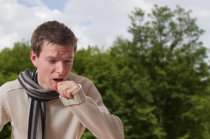 Tosse. Ela tamb&eacute;m te incomoda? O que fazer?