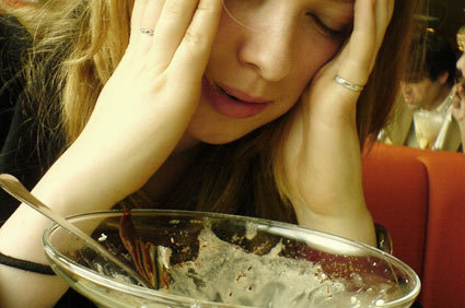 Ru&iacute;do alimentar ou food noise: quando os pensamentos sobre comida n&atilde;o silenciam